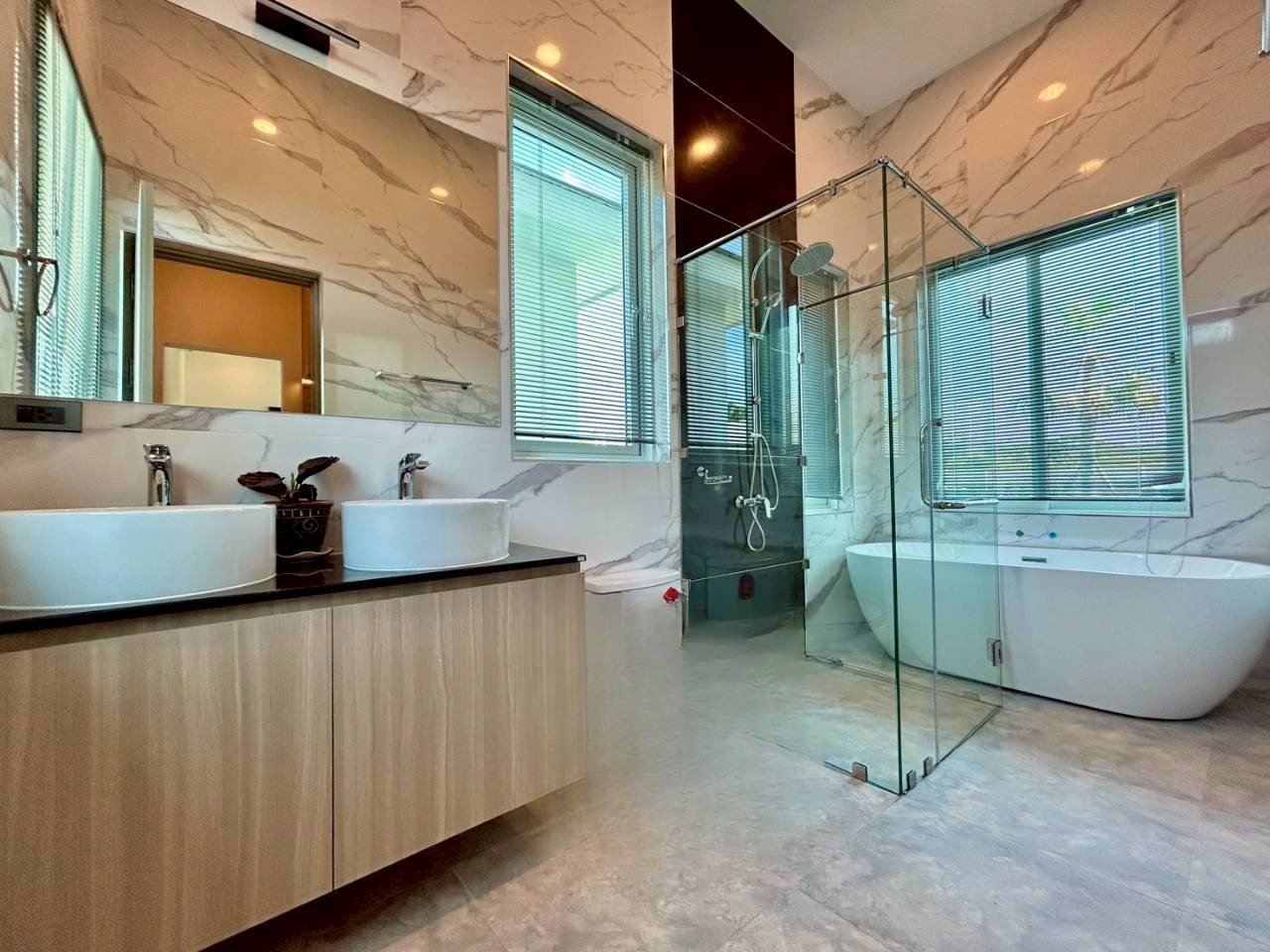 582517554_122247459914296264_2948506126935680220_n (1)