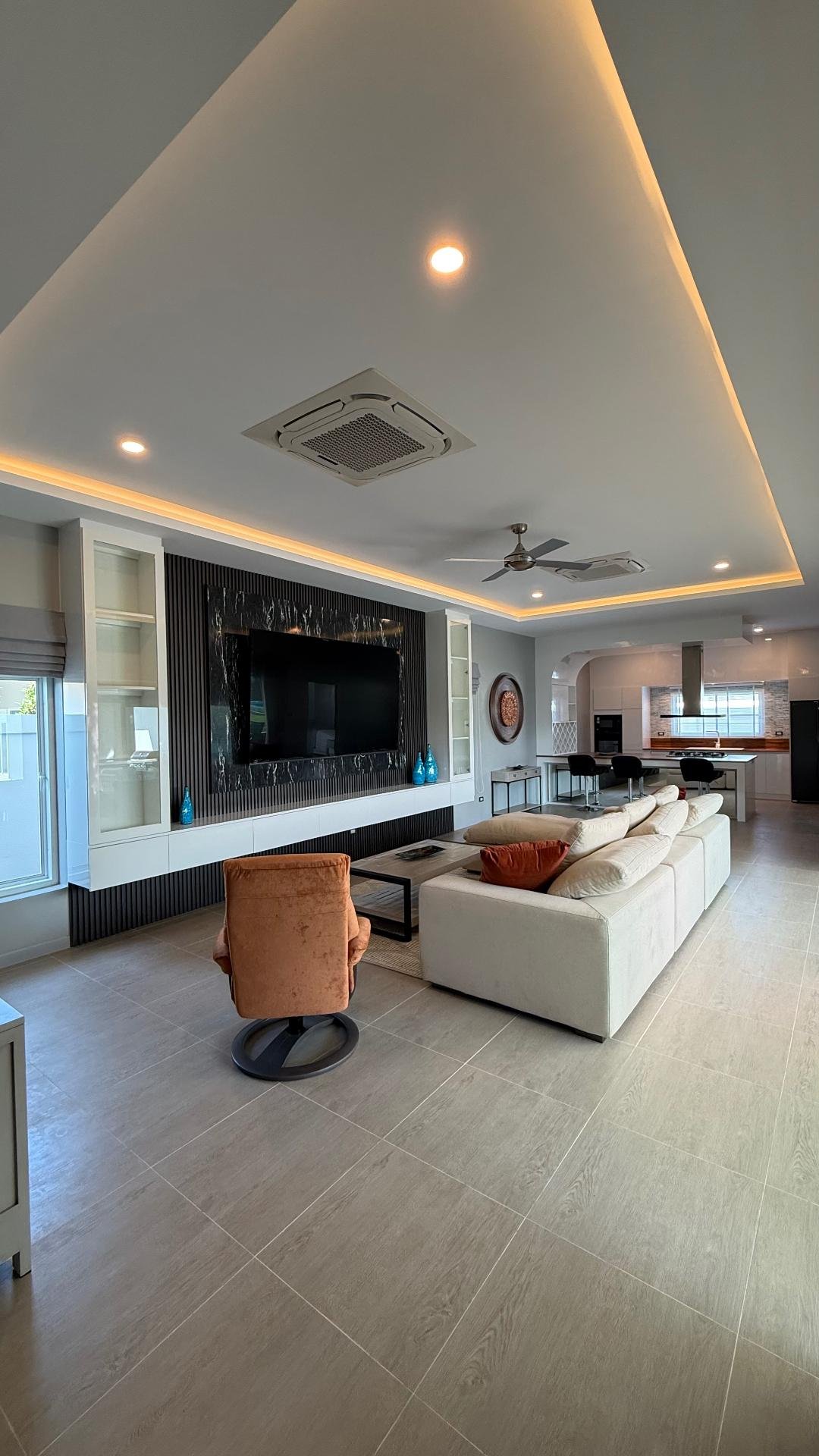 4bed-living-1-T5I23EwU